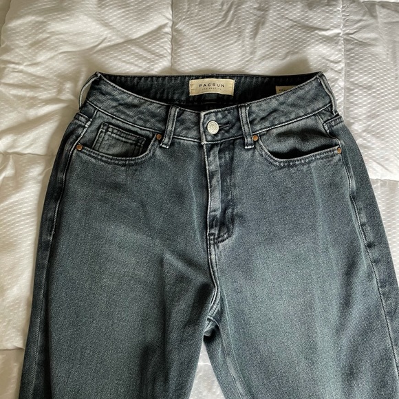 Pacsun faded black mom jeans! - Picture 2 of 4